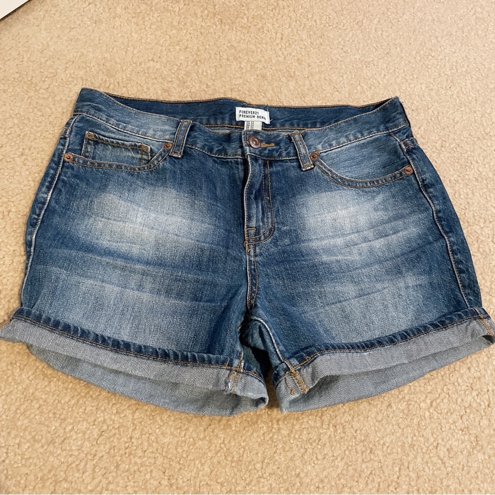 FOREVER 21 Washed denim shorts
